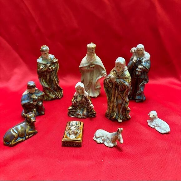 Christmas Native porcelain set - Picture 1 of 8
